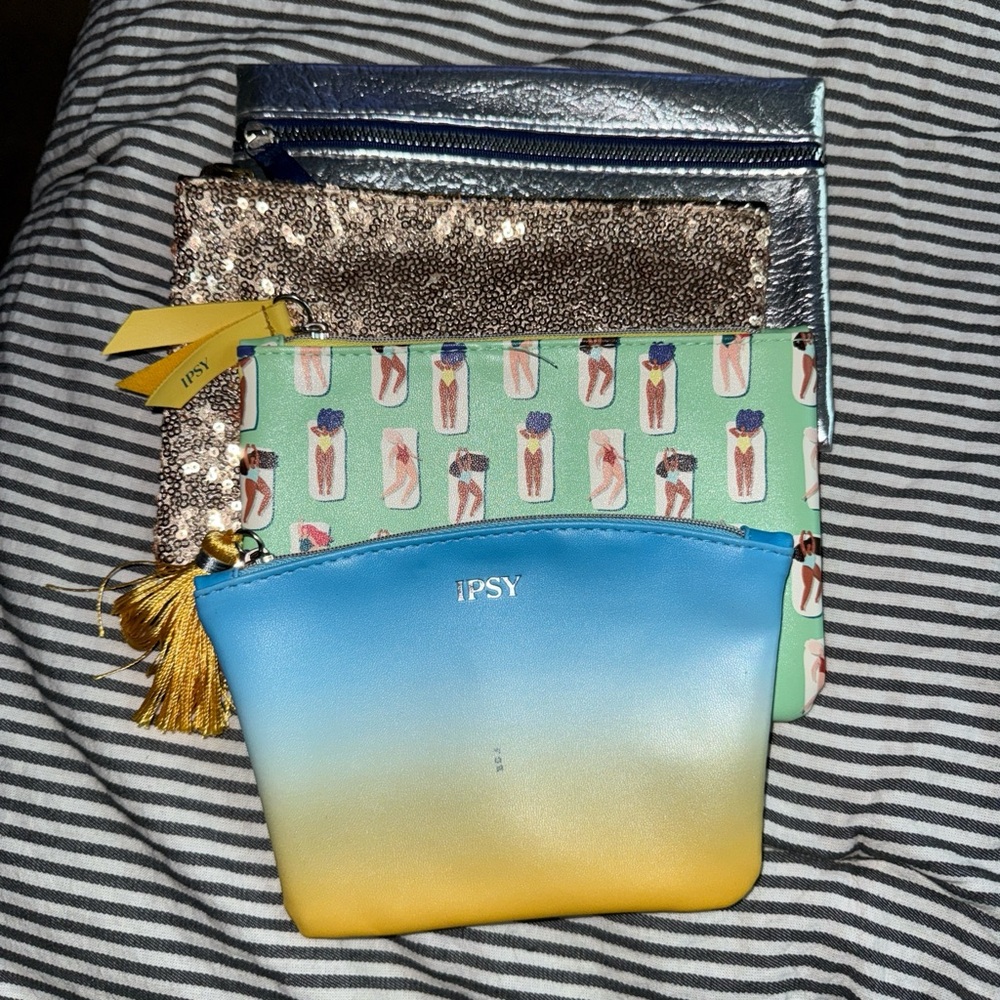 Ipsy Blue and Yellow Ombre Cosmetic Bag Set